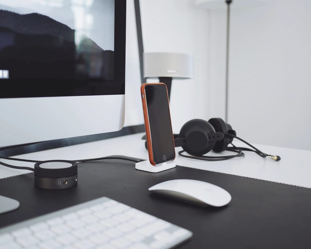 A tidy desk is a calm mind